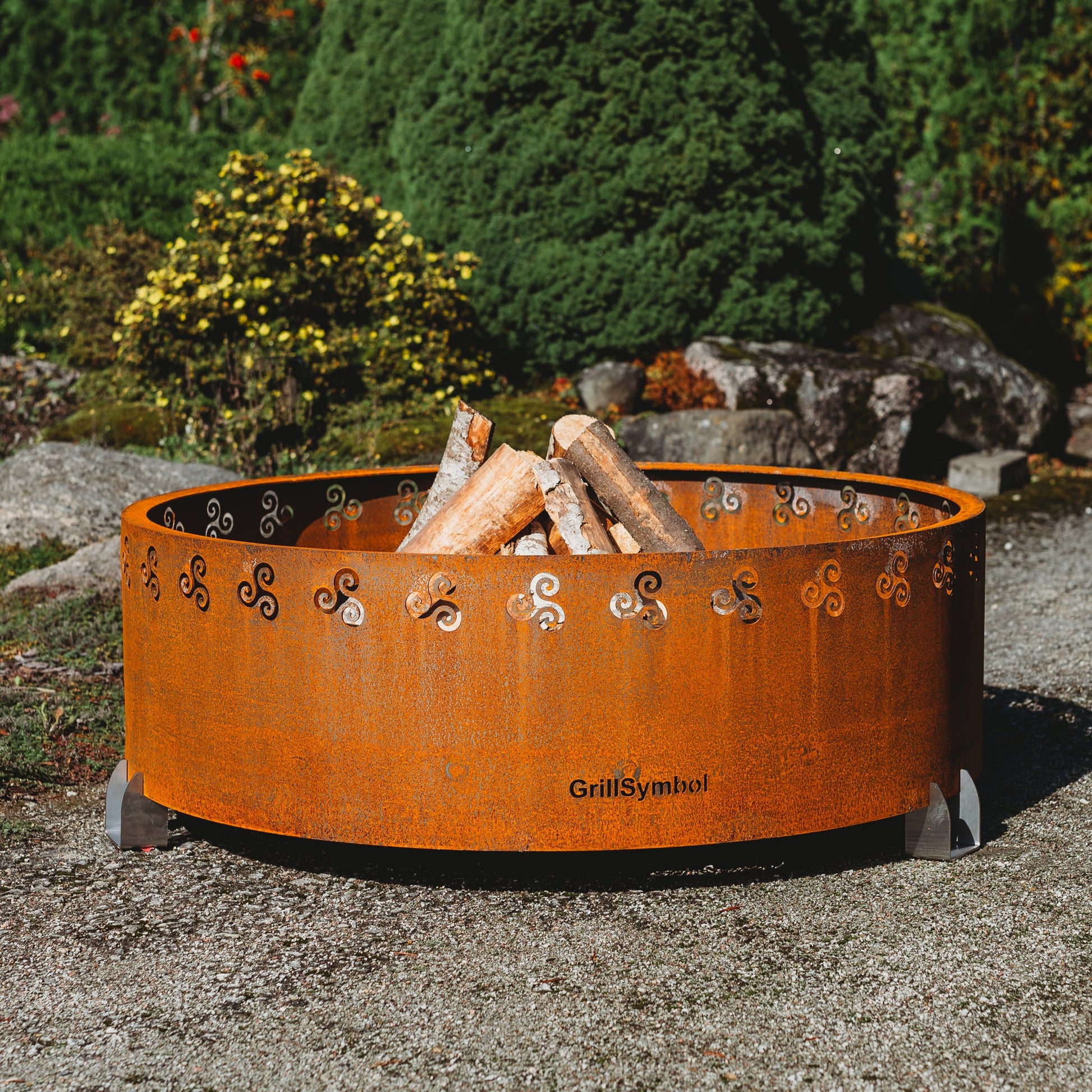 Grill Symbol - Corten Steel Fire Pit Legend, ø 116 cm - Timeout Gardens