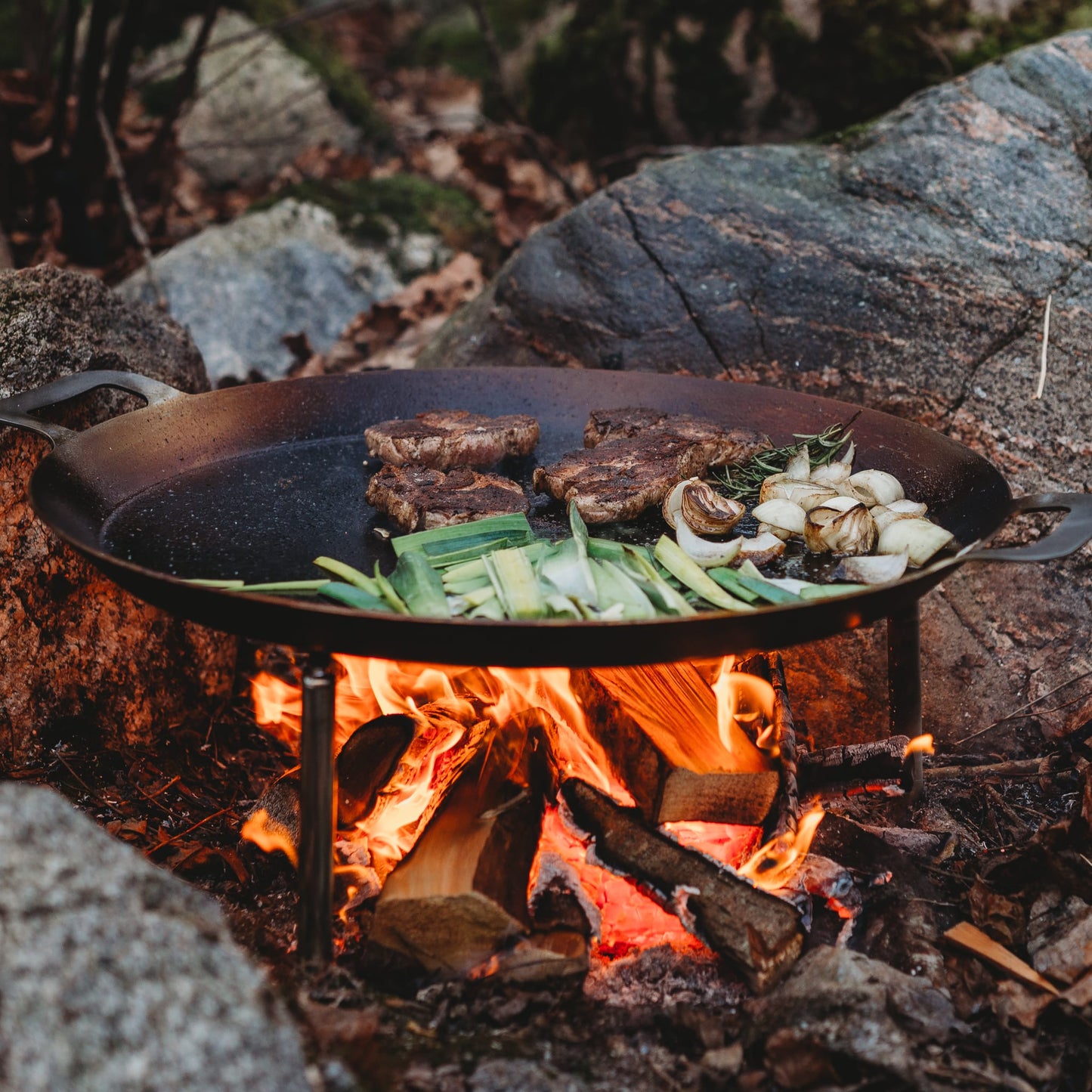 Grill Symbol - Campfire Skillet Stark Set, ø 72 cm - Timeout Gardens