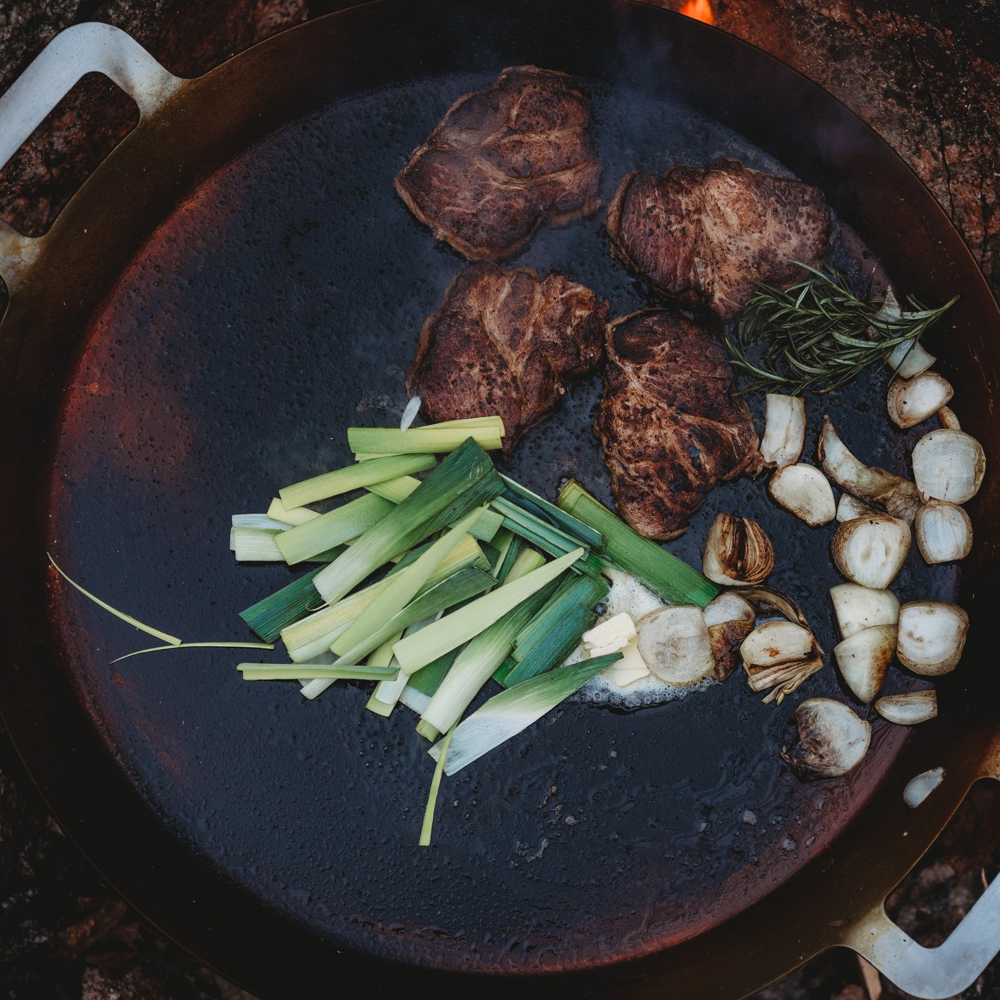 Grill Symbol - Campfire Skillet Stark Set, ø 96 cm - Timeout Gardens